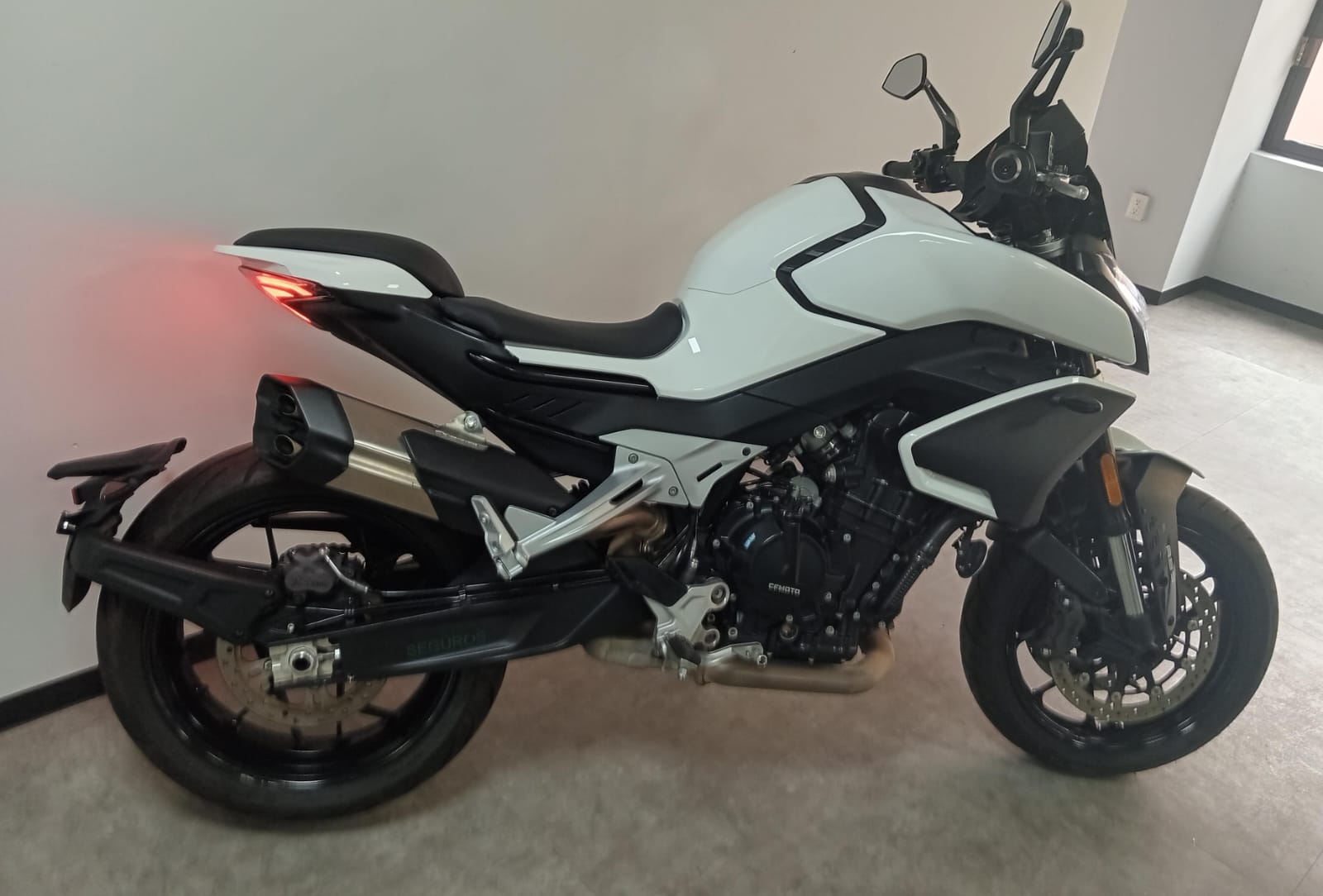 2024 CF MOTO 800 NK Base