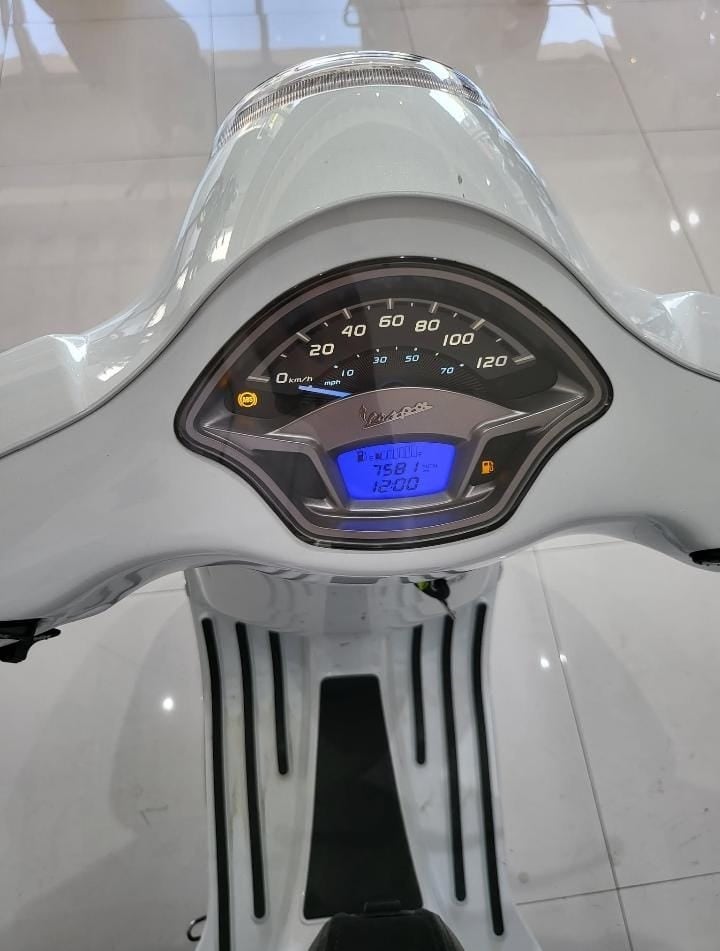 2022 PIAGGIO VESPA VXL NAPOLI Base