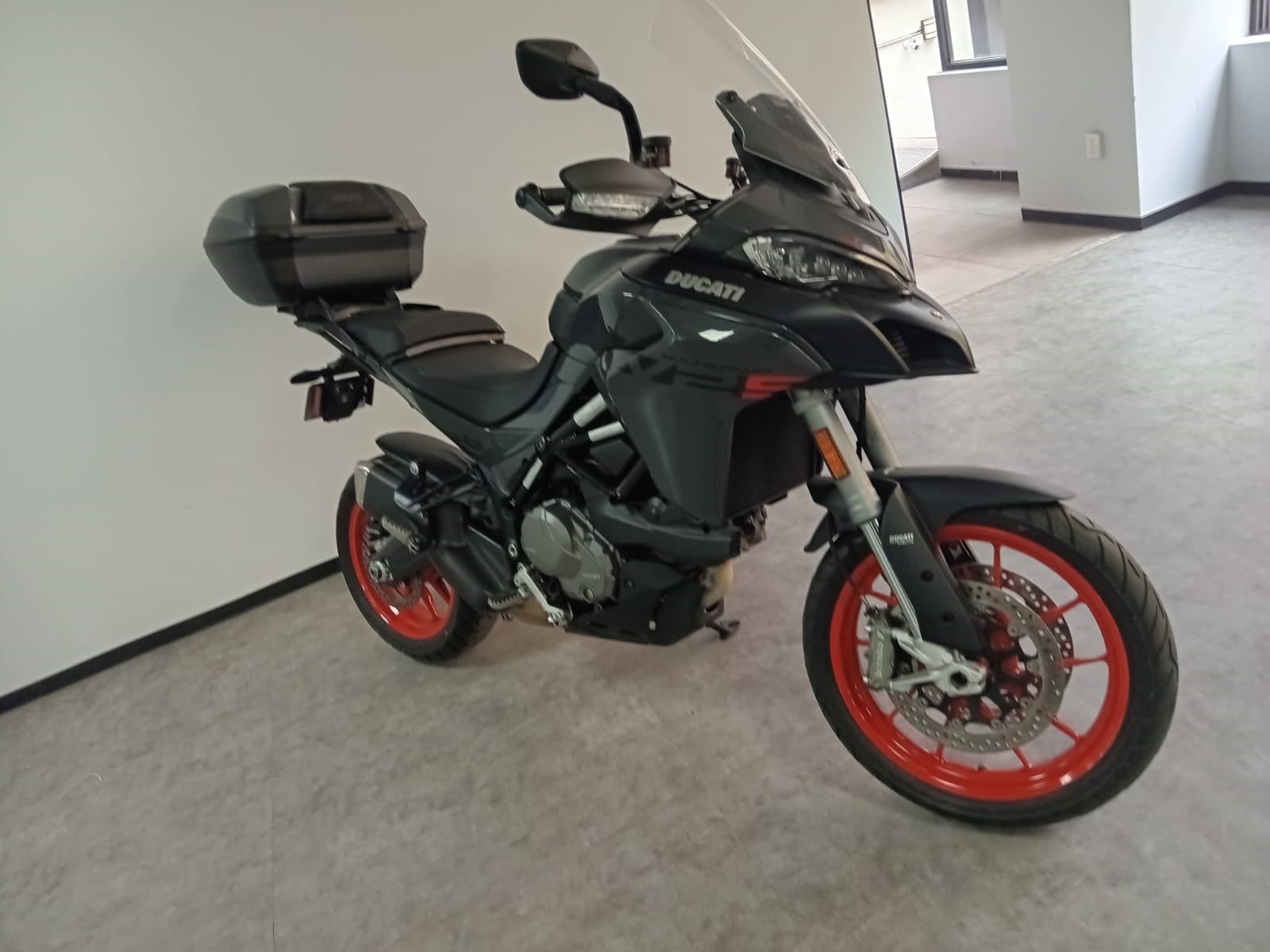 2024 DUCATI DOBLE PROPÓSITO - MULTISTRADA V2 S Base